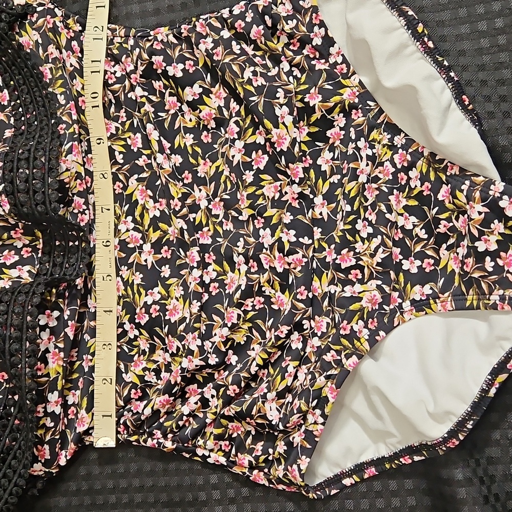 Kona Sol, Black & Pink Floral , One Piece , Size Medium, Adjustable Straps - Picture 7 of 8